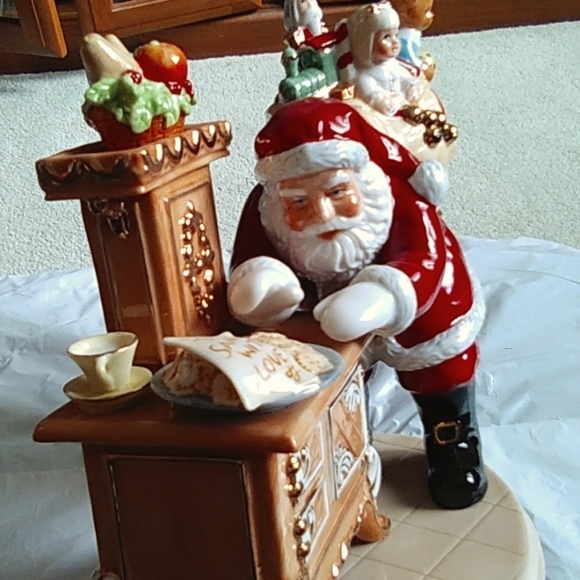 Royal Dolton 2006, Porcelain Cookies For Santa Figurine - Picture 1 of 15